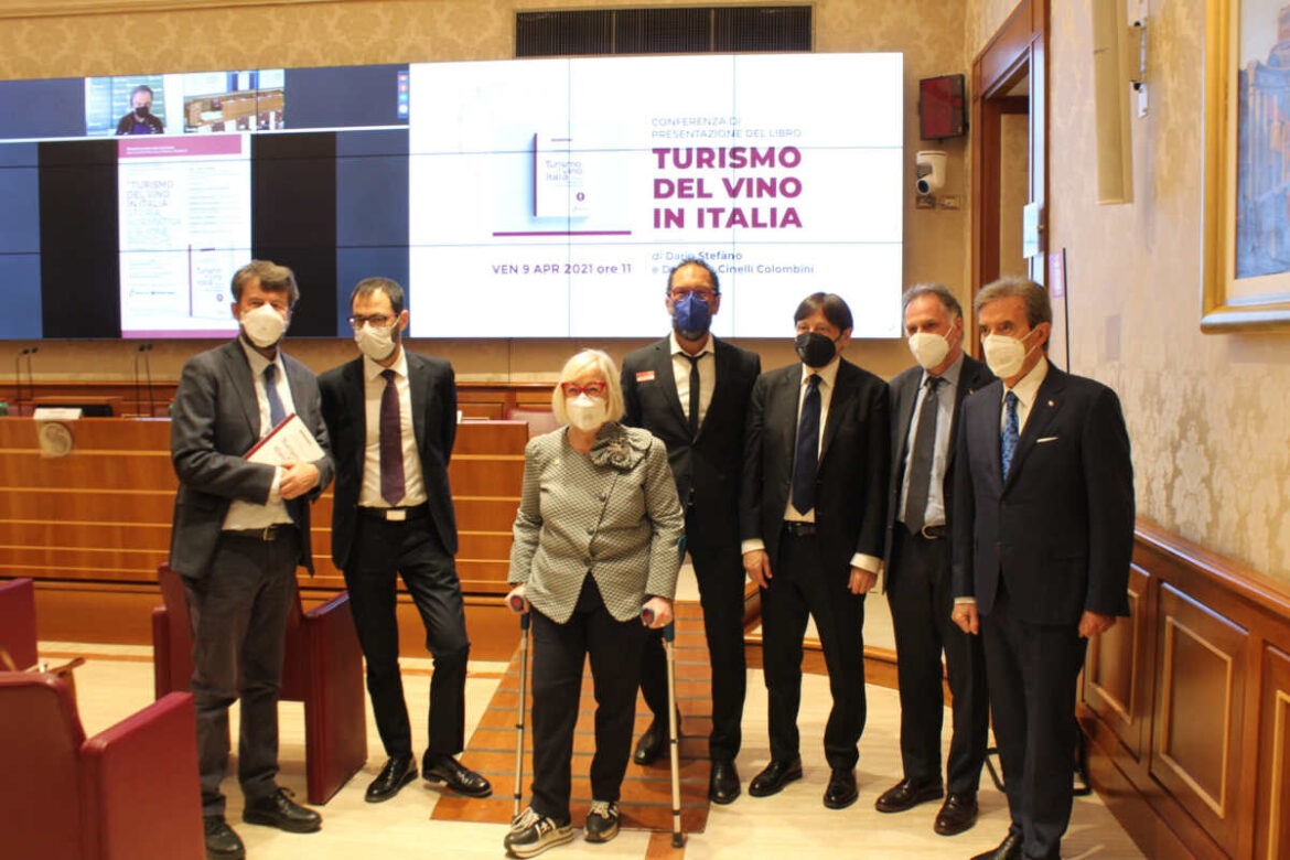 libro_turismo_vino_presentazione Presentato il libro a firma Stefàno – Cinelli Colombini che mira ad inquadrare il fenomeno enoturistico nell’Italia post pandemia.