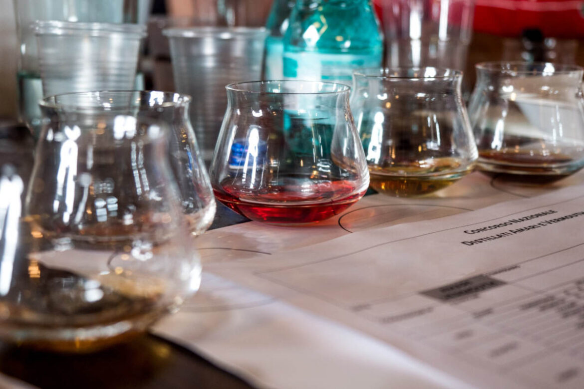 spirito-autoctono-8 Seconda edizione del progetto Vinibuoni d’Italia e BeSpirits Italia, che uscirà come guida agile per conoscere produttori, locali e ricette per un perfect serve. Partnership con The Wh Spirits Award.