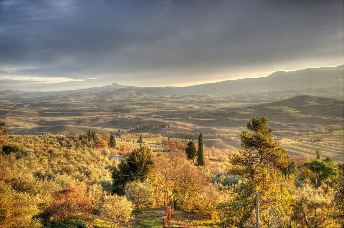 pienza_montepulciano_paesaggi_rurali_storici Riconosciuta dal Mipaaf il valore culturale e paesaggistico delle colline dove cresce il vino Nobile. Attesi finanziamenti nella prossima Pac.