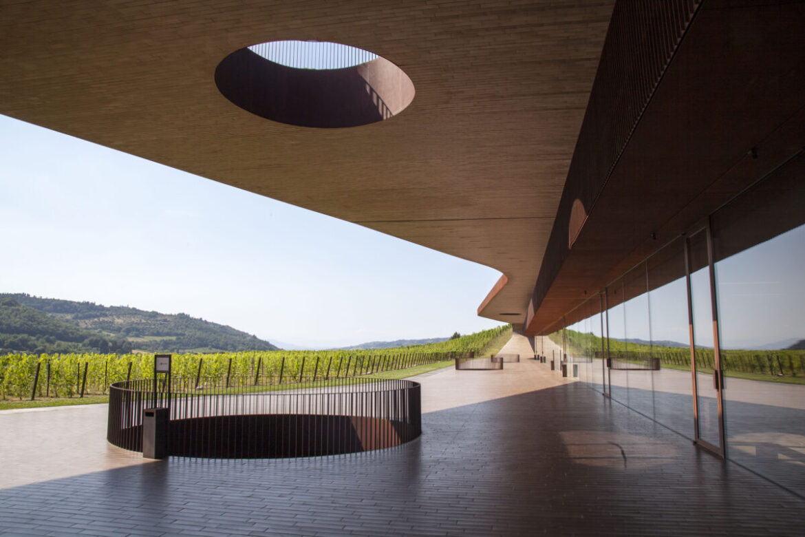 3. Antinori nel Chianti Classico_terrace shape
