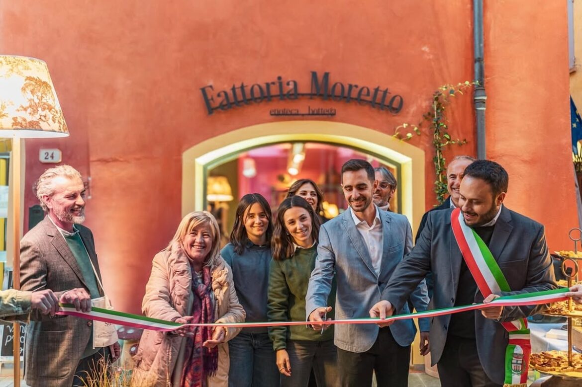 Rinasce il borgo di Castelvetro con lo shop di Fattoria Moretto